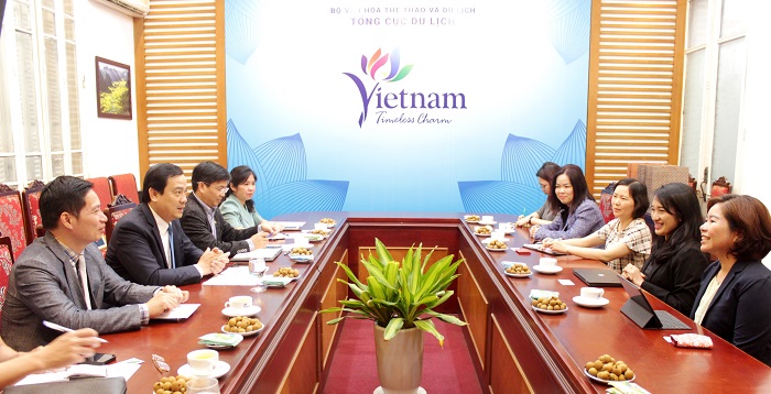 Tổng cục trưởng Nguyễn Trùng Khánh tiếp Phó Chủ tịch Quan hệ Chính phủ và Chính sách công Traveloka Widyasari Listyowulan